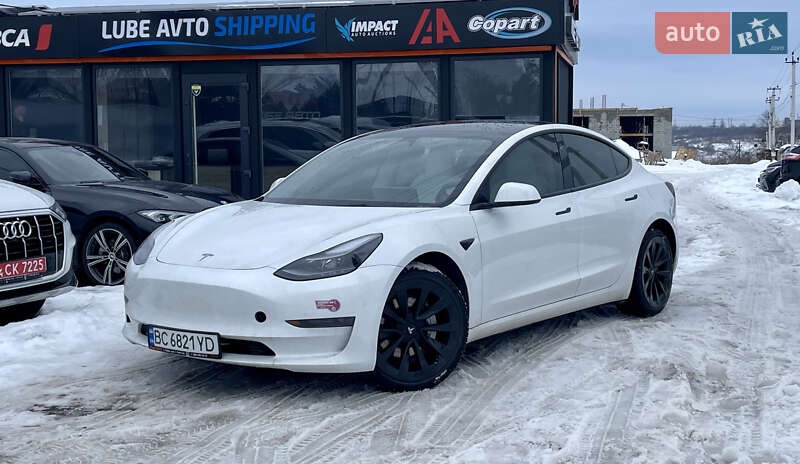 Седан Tesla Model 3 2023 в Львові