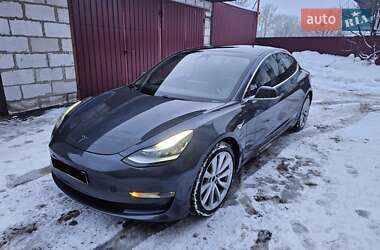 Седан Tesla Model 3 2019 в Иванкове