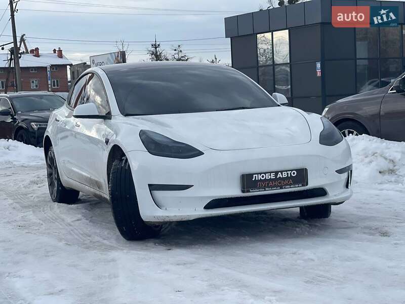 Седан Tesla Model 3 2023 в Львові
