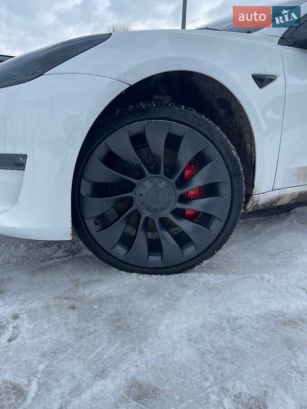 Седан Tesla Model 3 2023 в Львові