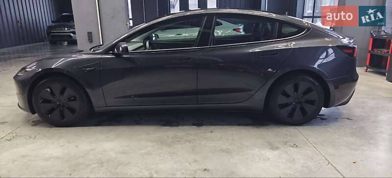 Седан Tesla Model 3 2024 в Киеве