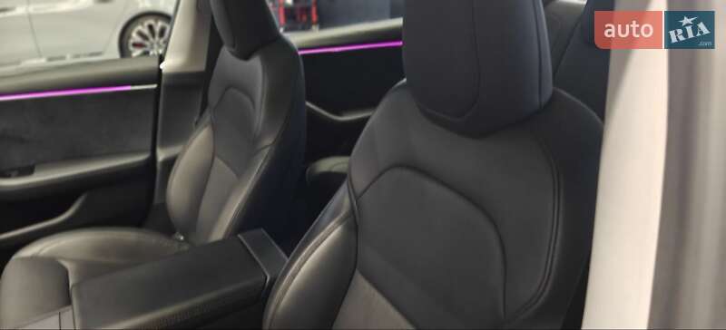 Седан Tesla Model 3 2024 в Киеве