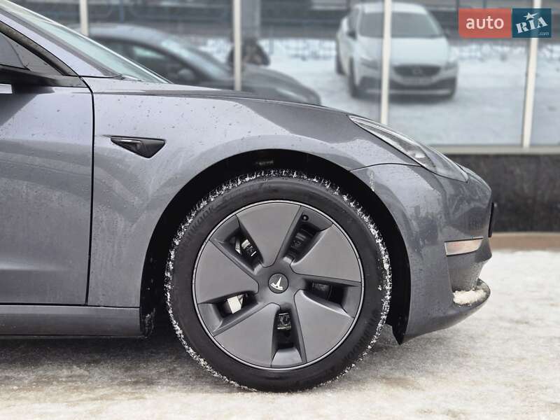 Седан Tesla Model 3 2023 в Киеве