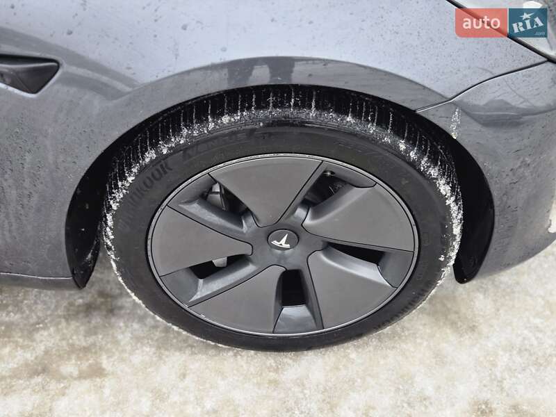 Седан Tesla Model 3 2023 в Киеве