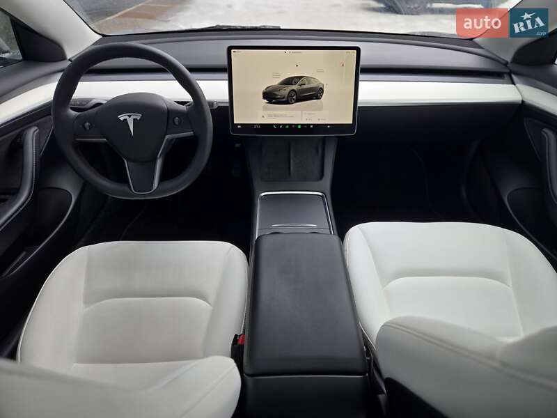 Седан Tesla Model 3 2023 в Киеве