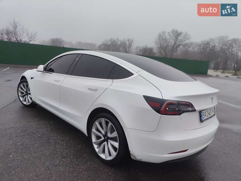 Седан Tesla Model 3 2020 в Александрие