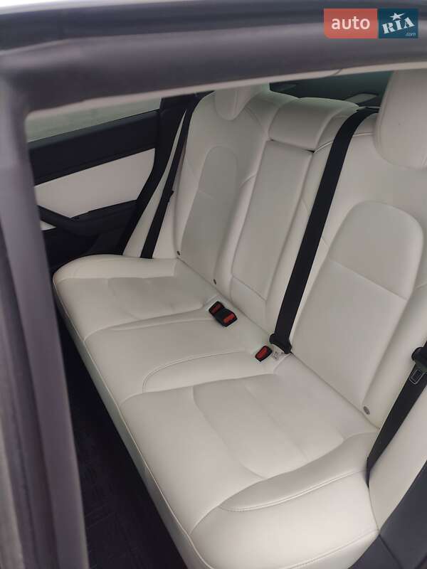 Седан Tesla Model 3 2020 в Александрие