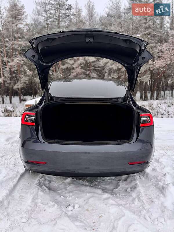 Седан Tesla Model 3 2023 в Харькове
