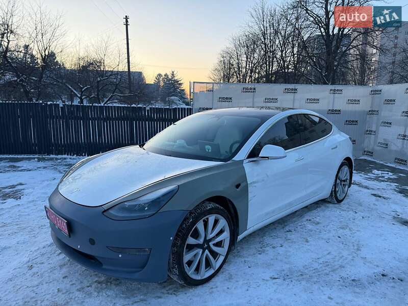Седан Tesla Model 3 2019 в Луцке фото 2 Седан Tesla Model 3 2019 в Луцке