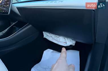 Седан Tesla Model 3 2019 в Луцке