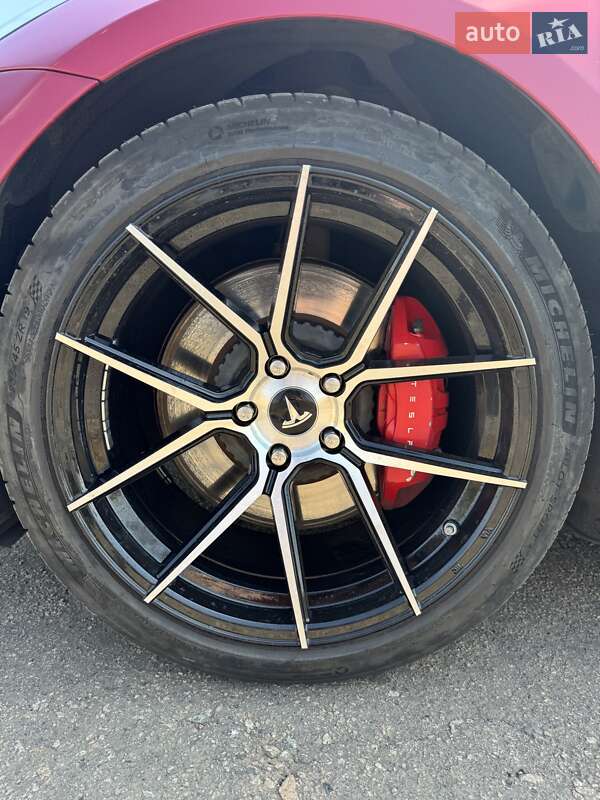 Седан Tesla Model 3 2019 в Днепре