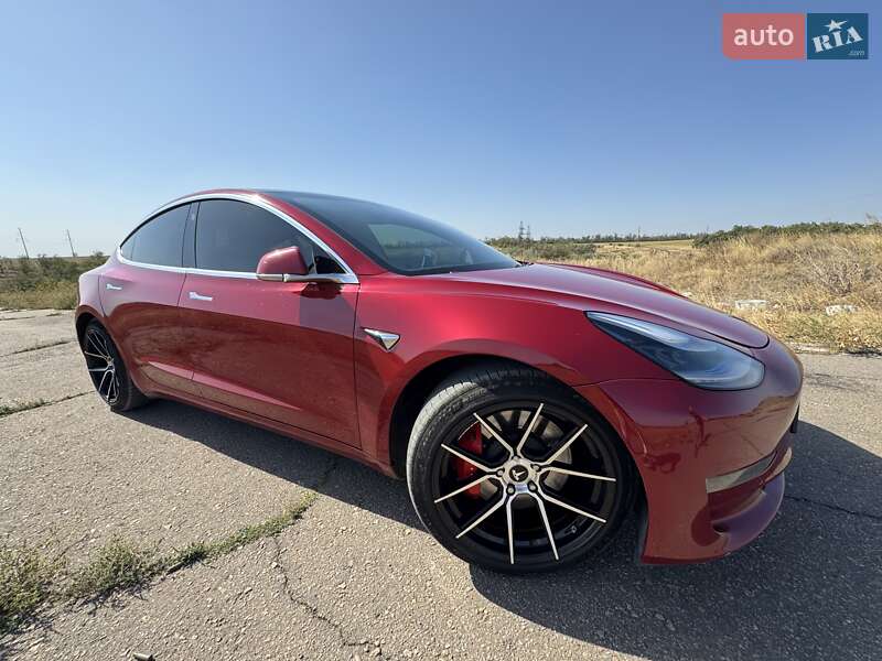 Седан Tesla Model 3 2019 в Днепре