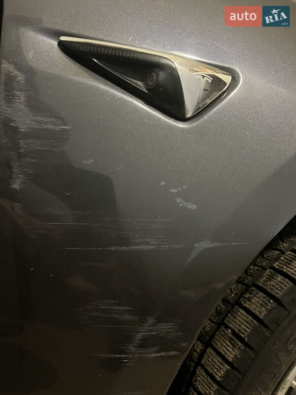 Седан Tesla Model 3 2019 в Черновцах