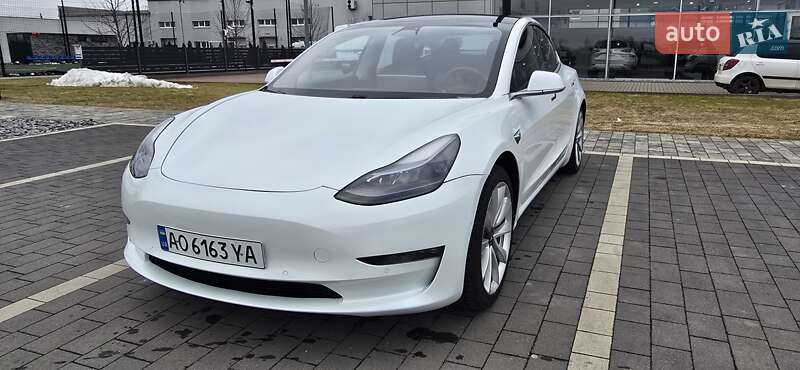 Седан Tesla Model 3 2019 в Мукачевому
