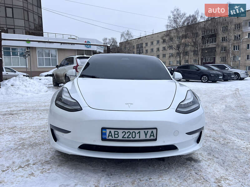 Седан Tesla Model 3 2020 в Виннице