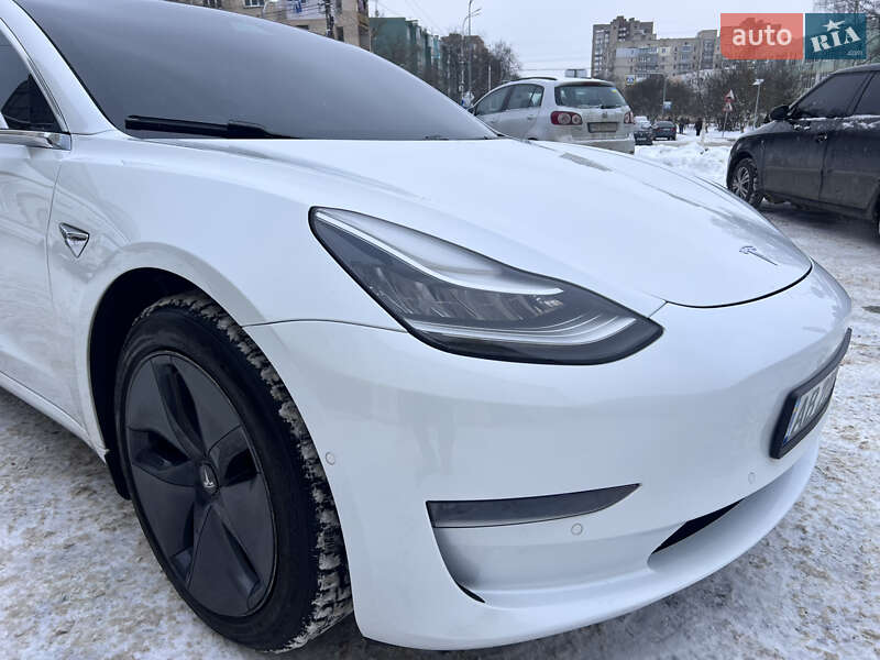 Седан Tesla Model 3 2020 в Виннице