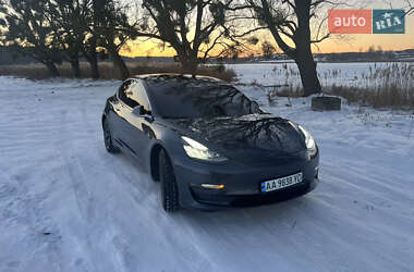 Седан Tesla Model 3 2020 в Радомышле