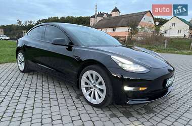 Седан Tesla Model 3 2022 в Львове