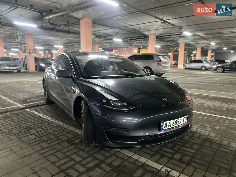 Седан Tesla Model 3 2022 в Києві