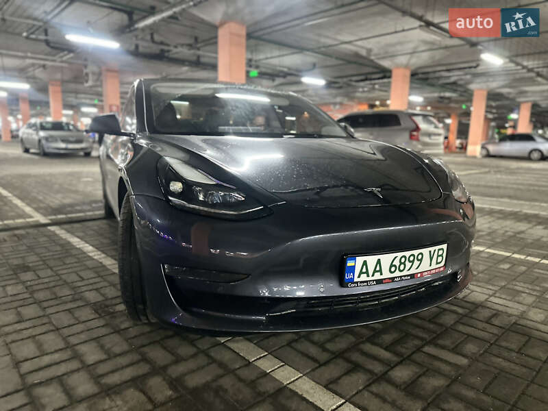 Седан Tesla Model 3 2022 в Києві