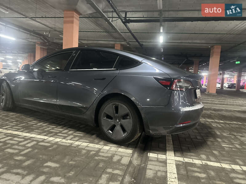Седан Tesla Model 3 2022 в Києві