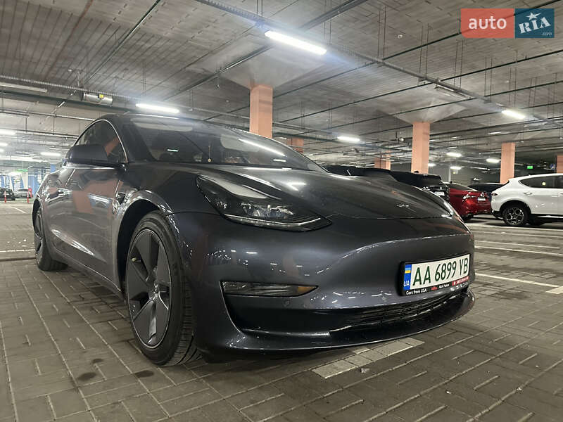 Седан Tesla Model 3 2022 в Києві