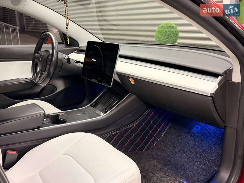 Седан Tesla Model 3 2019 в Києві фото 19 Седан Tesla Model 3 2019 в Києві