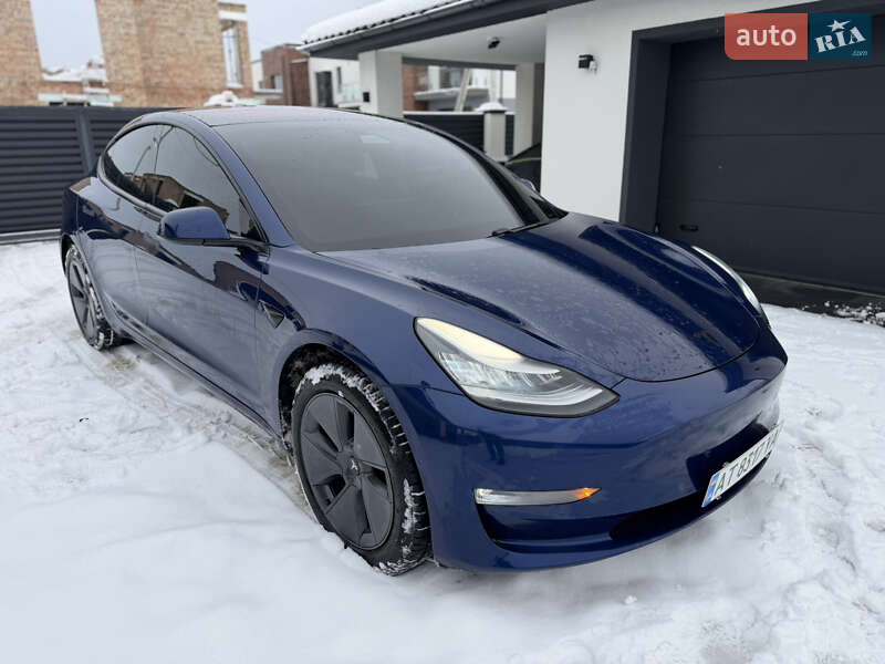 Седан Tesla Model 3 2018 в Івано-Франківську