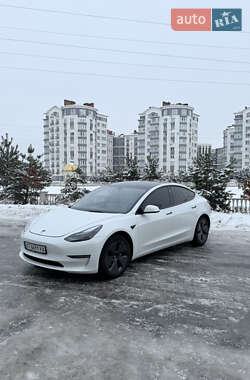 Седан Tesla Model 3 2022 в Івано-Франківську
