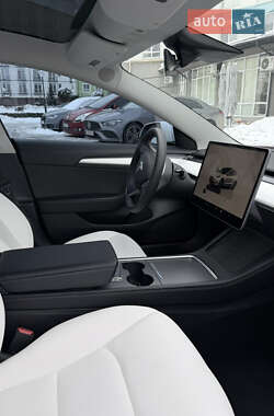 Седан Tesla Model 3 2022 в Івано-Франківську