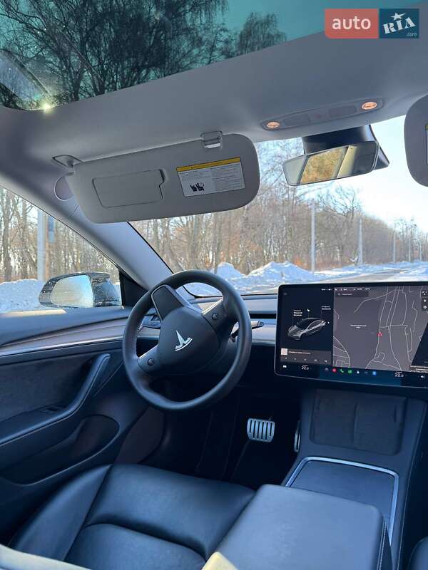 Седан Tesla Model 3 2021 в Львове
