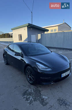 Седан Tesla Model 3 2019 в Киверцах