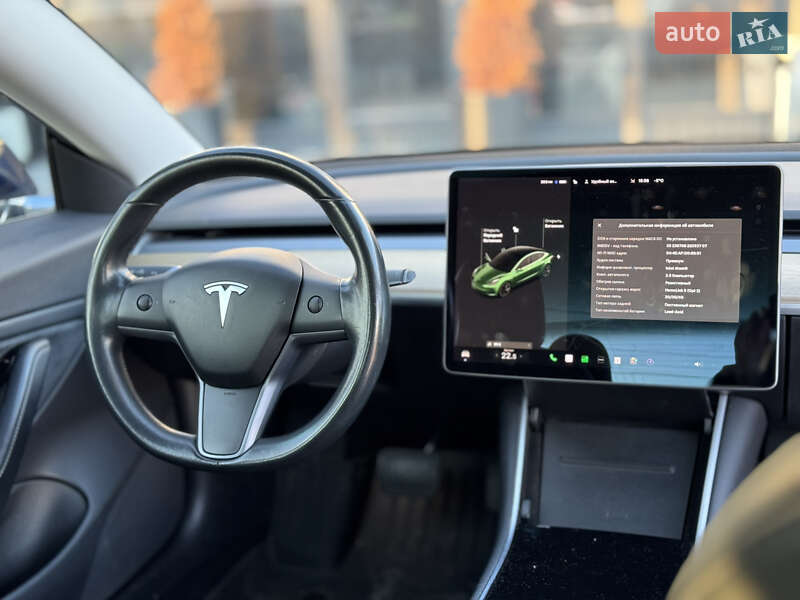 Седан Tesla Model 3 2019 в Киеве