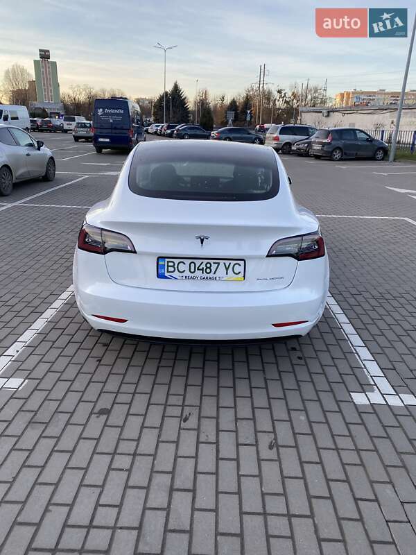 Седан Tesla Model 3 2020 в Львові