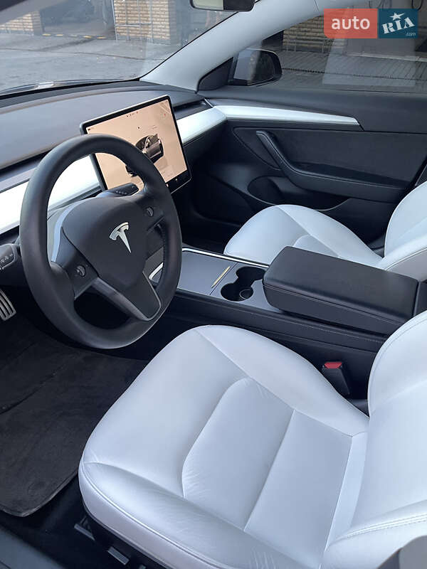 Седан Tesla Model 3 2022 в Запорожье