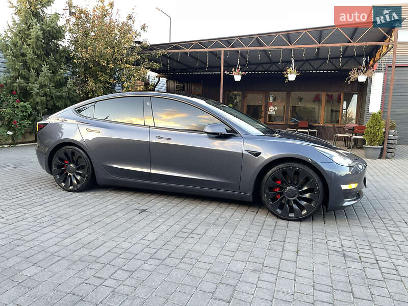 Седан Tesla Model 3 2022 в Запорожье