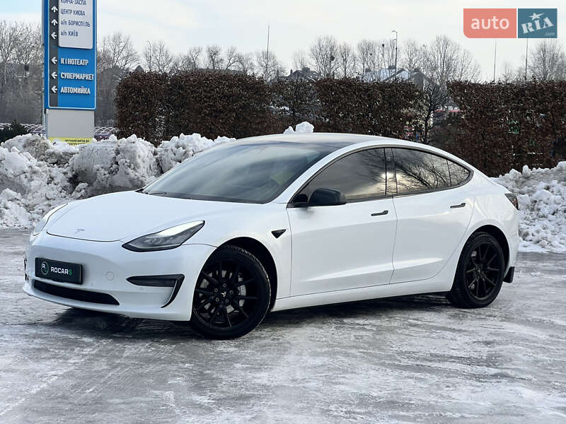 Седан Tesla Model 3 2020 в Києві