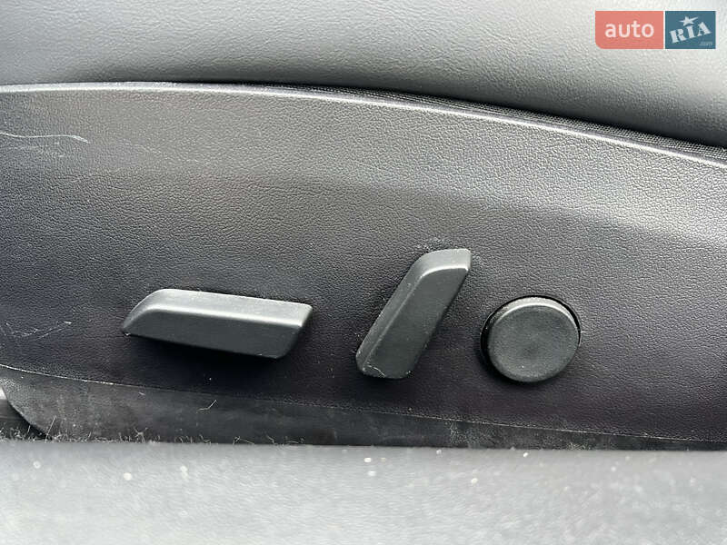 Седан Tesla Model 3 2020 в Києві