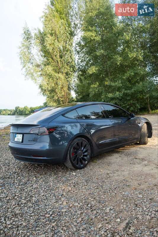 Седан Tesla Model 3 2020 в Києві