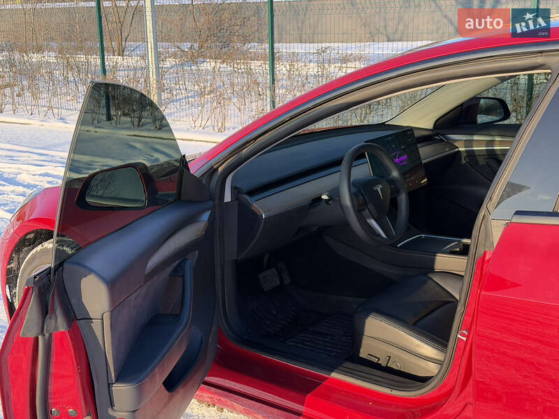 Седан Tesla Model 3 2023 в Каменском