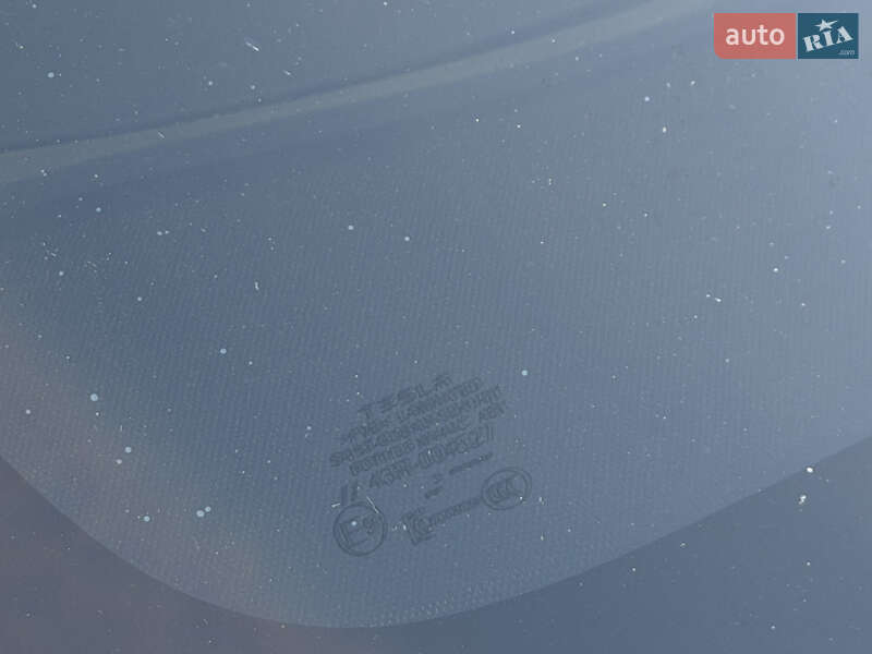 Седан Tesla Model 3 2023 в Каменском