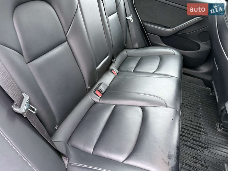 Седан Tesla Model 3 2023 в Стрые