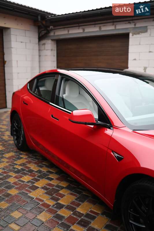 Седан Tesla Model 3 2024 в Днепре
