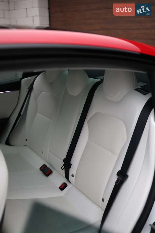 Седан Tesla Model 3 2024 в Днепре