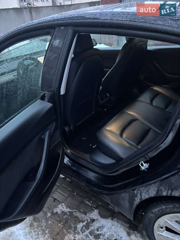 Седан Tesla Model 3 2021 в Ивано-Франковске