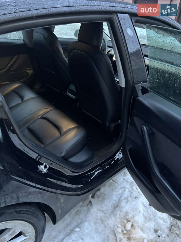 Седан Tesla Model 3 2021 в Ивано-Франковске