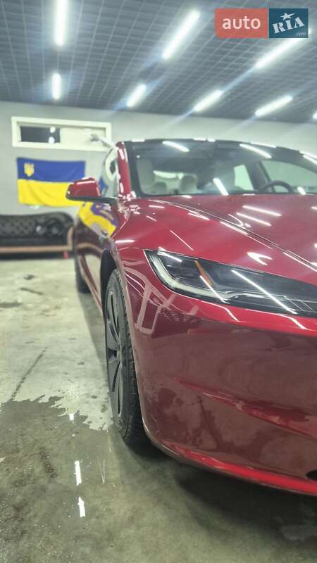 Седан Tesla Model 3 2024 в Києві