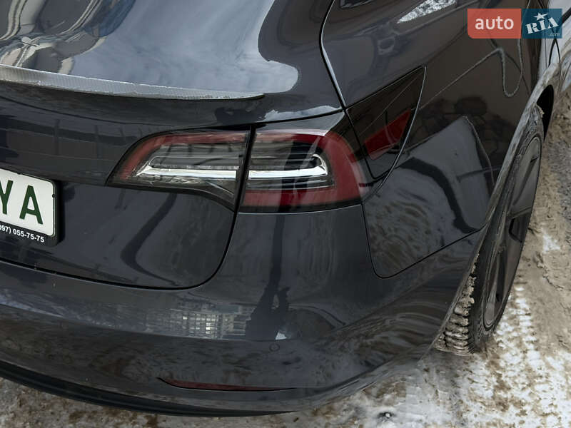Седан Tesla Model 3 2021 в Одессе
