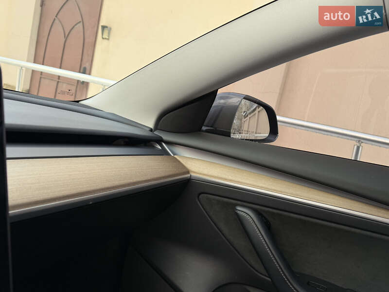 Седан Tesla Model 3 2021 в Одессе