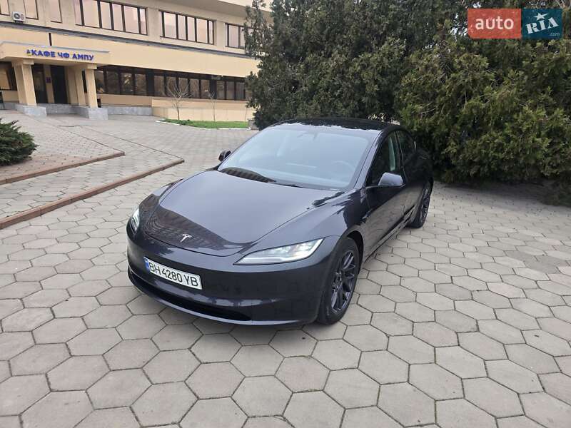 Седан Tesla Model 3 2024 в Одессе